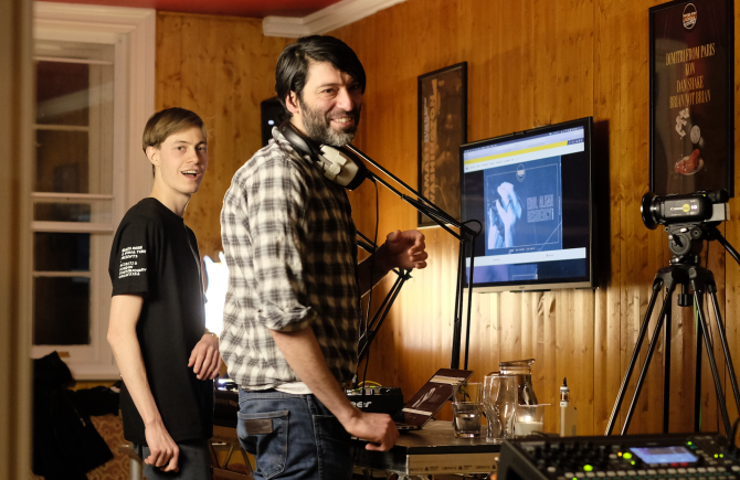 Photo of set Erol Alkan (Episode 01).